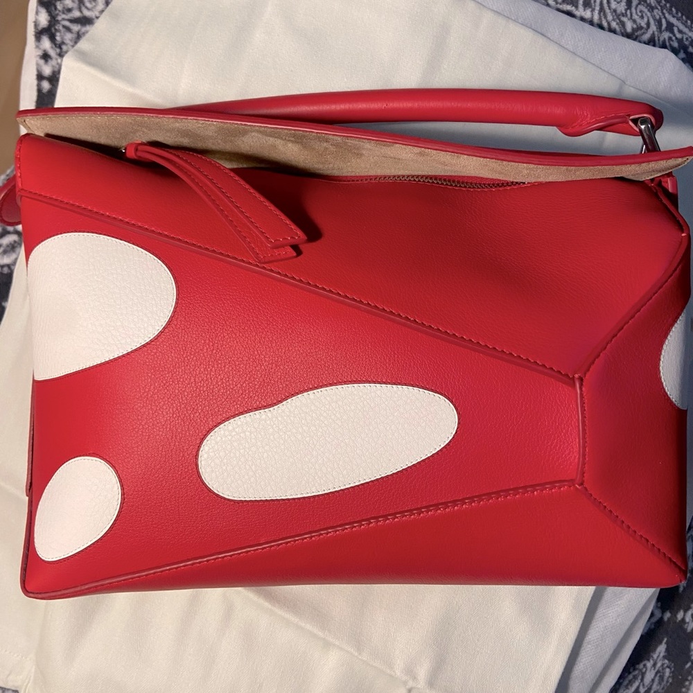 Loewe Medium Puzzle Bag. Mushroom capsule.